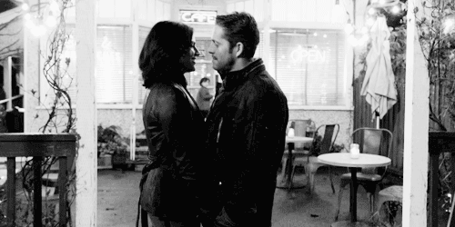 When Their Kiss Looks Like Something Straight Out of Henry's Fairytale Book