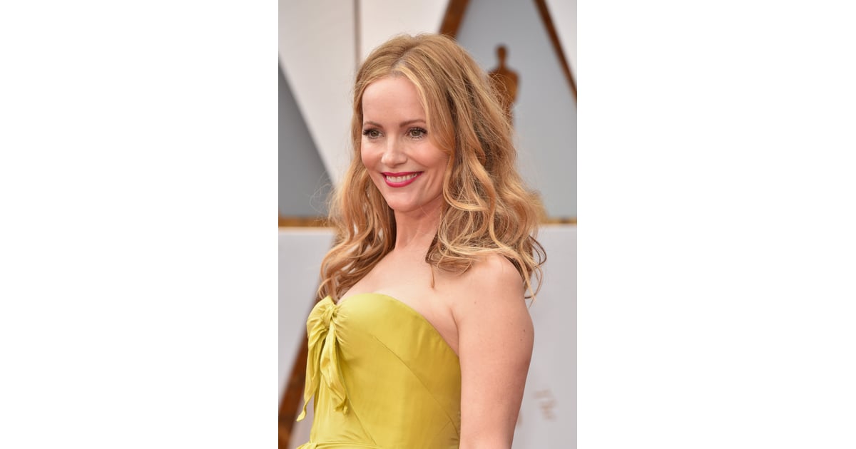 Leslie Mann | Oscars 2017 Hair and Makeup on the Red Carpet | POPSUGAR