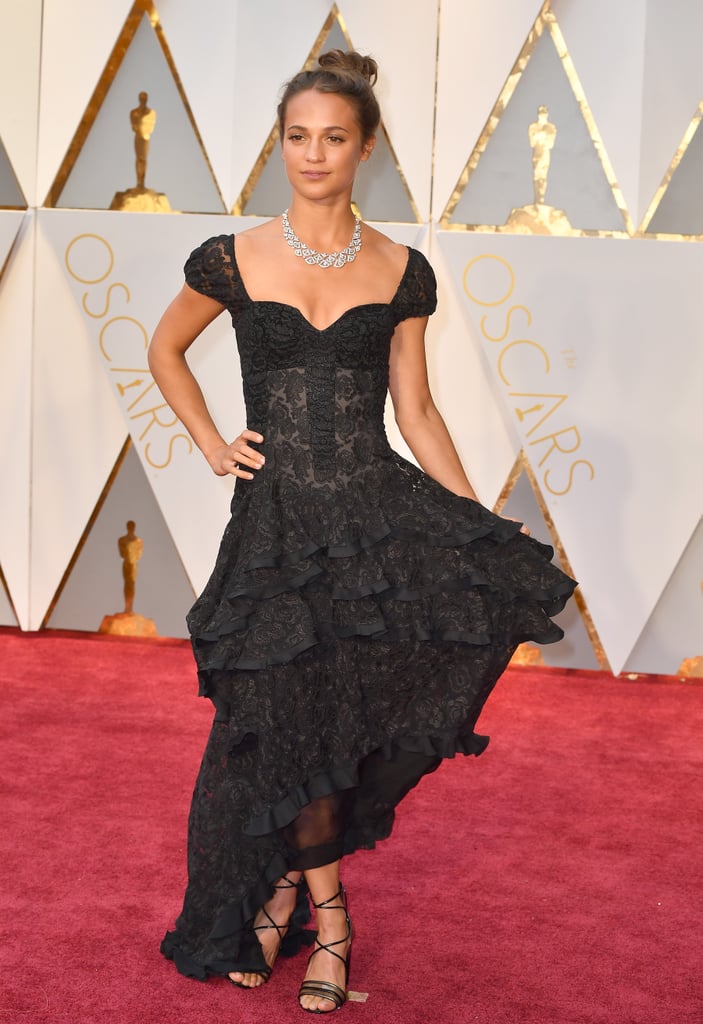 When Alicia Vikander Held Up Her Train