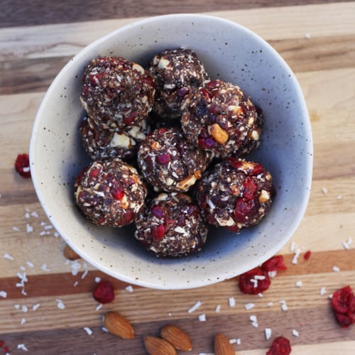Vegan Coconut Chocolate Bites Vegan Coconut Chocolate Bites