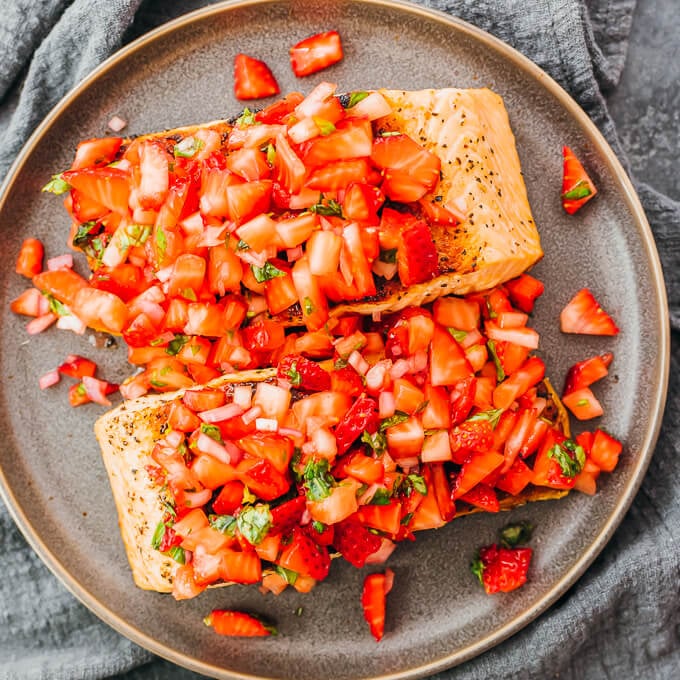 Pan-Seared Salmon With Strawberry Relish