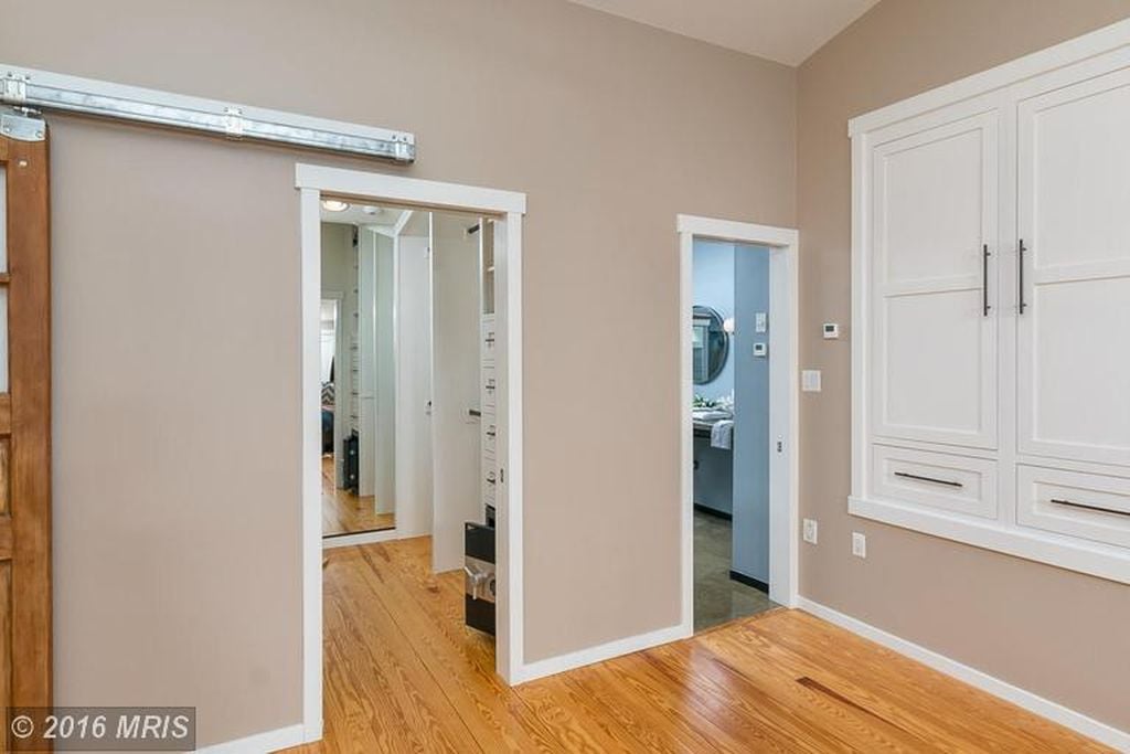 Michael Phelps Sells Baltimore Townhouse