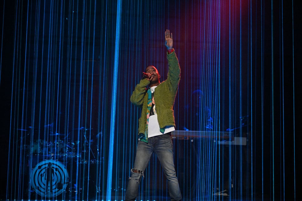 Kid Cudi Honors Kurt Cobain and Chris Farley With SNL Outfit