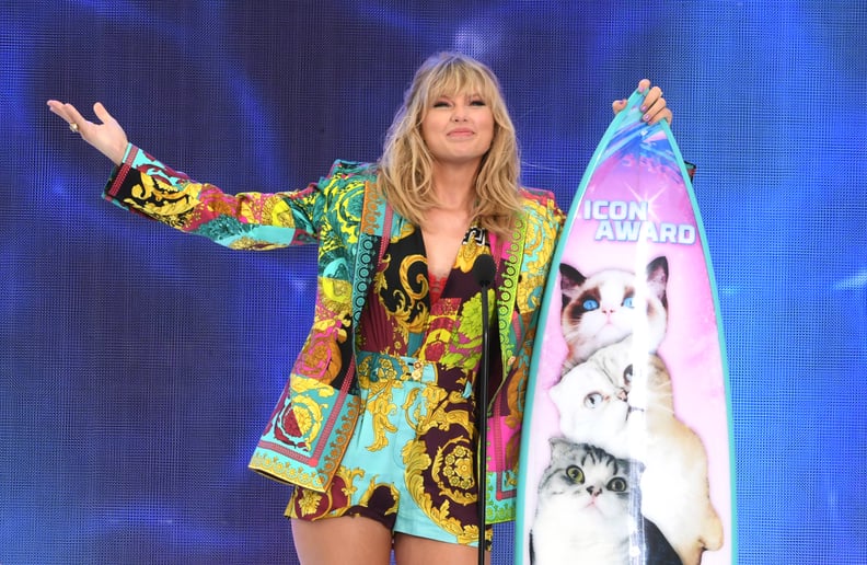 August: Taylor Received the Inaugural Icon Award at the Teen Choice Awards