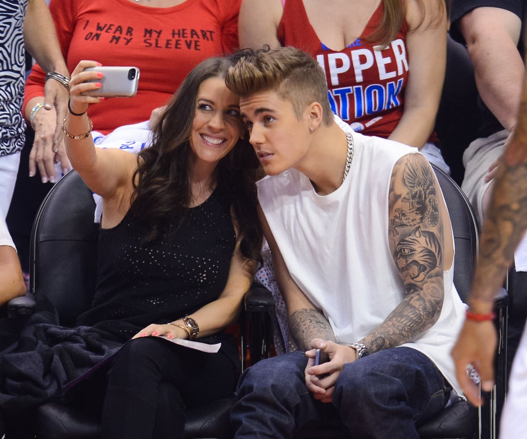 Justin Bieber at Basketball Game With His Mom