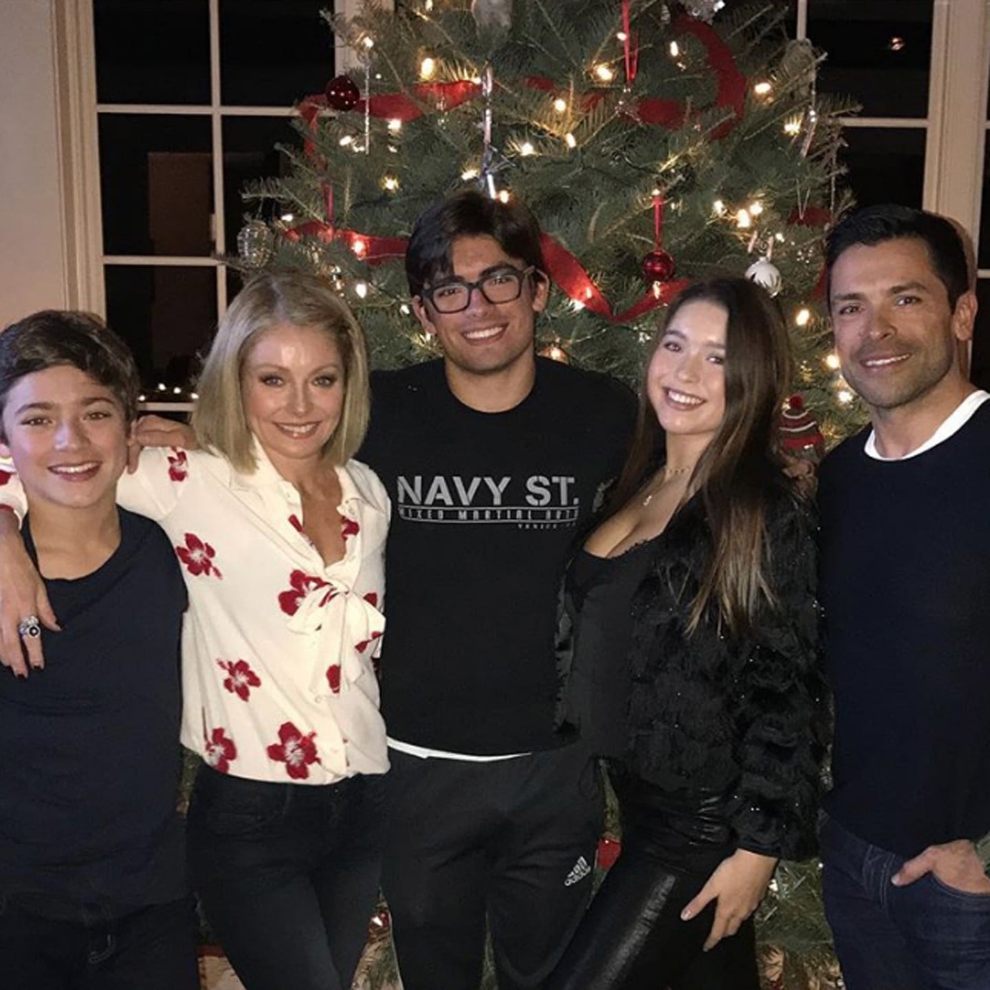 Kelly Ripa And Mark Consuelos Family Holiday Card 2018 Popsugar Celebrity