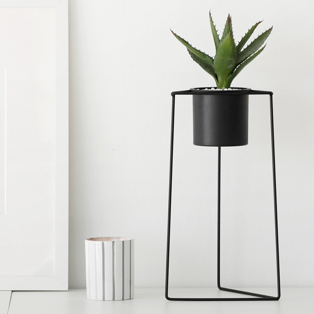 Roomnhome Mono Plant Pot Stander with Iron Frame