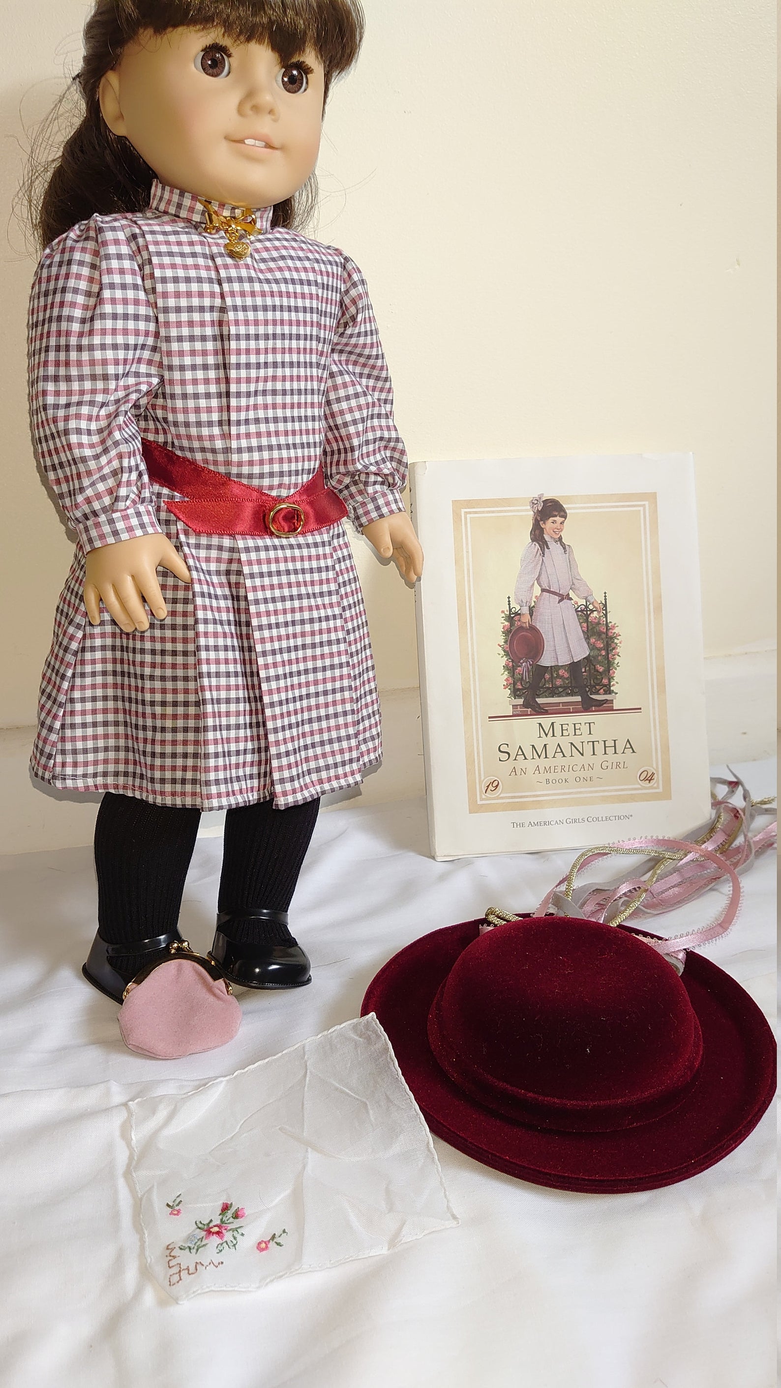 海外販売× American Girl (アメリカンガール) 25th Years Special Edition Samantha Mini  Holiday Doll with Hardco