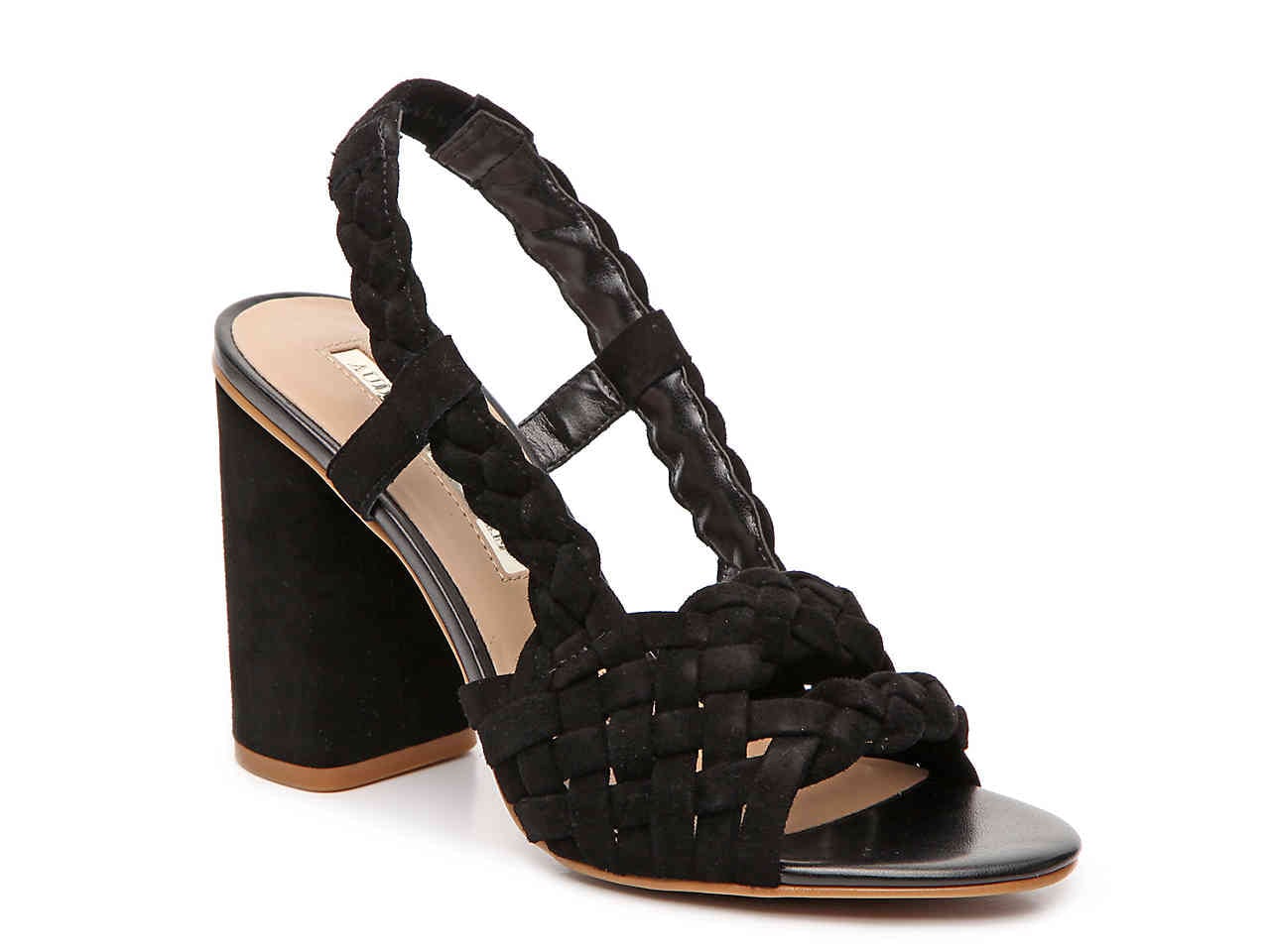 Queen Letizia s Black Sandals at Ara Malikian Concert 2018