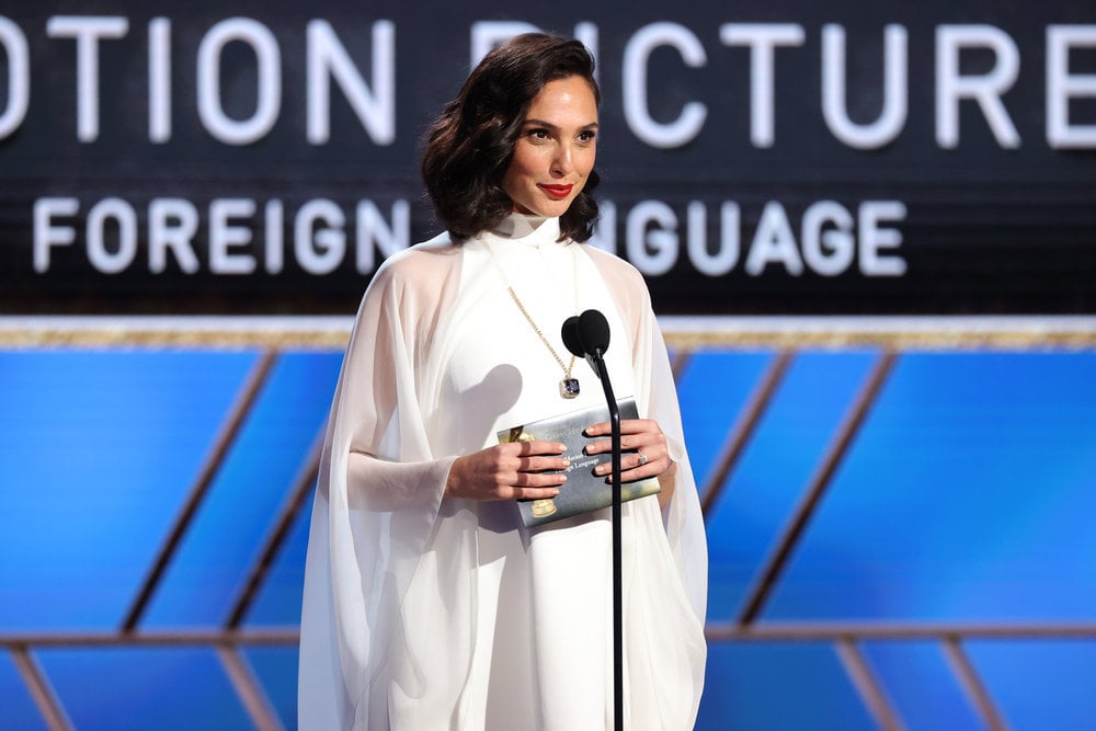 gal gadot golden globes dress Gal Gadot bares some skin in Giorgio Armani Priv on the Golden Globes red  carpet. See our full event coverage on JustJared.com. #GalGadot # GoldenGlobes Photos: Getty