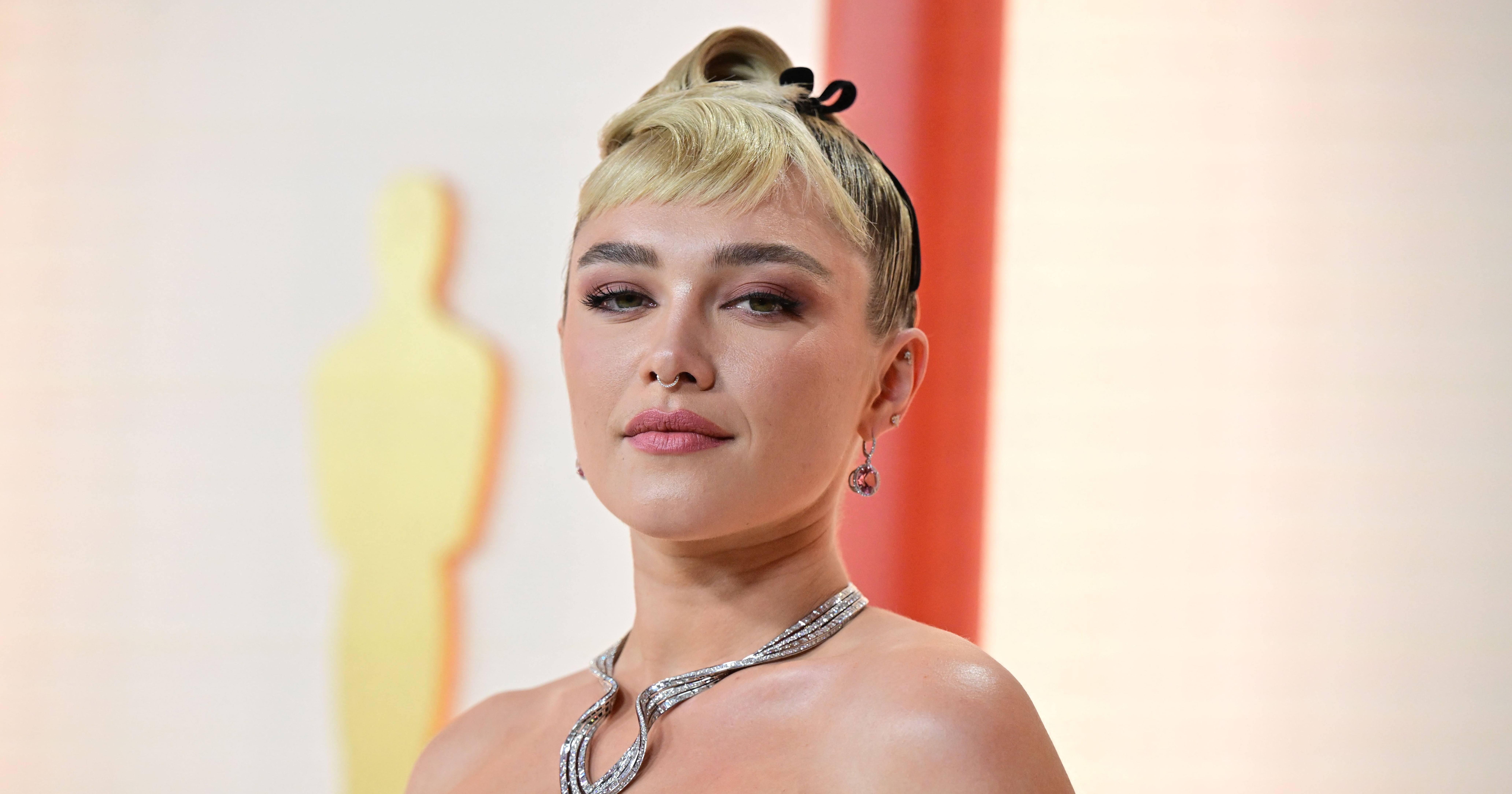 Florence Pugh&rsquo;s Faux Bangs at the Oscars 2023 | PS Beauty