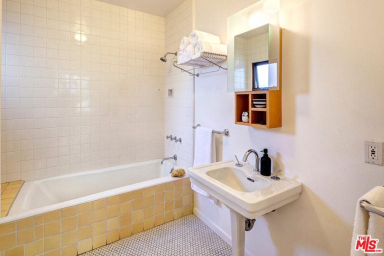 Tobey Maguire Sells Santa Monica House
