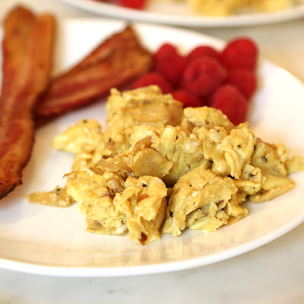 How to Make Paula Deen's Scrambled Eggs With Pictures