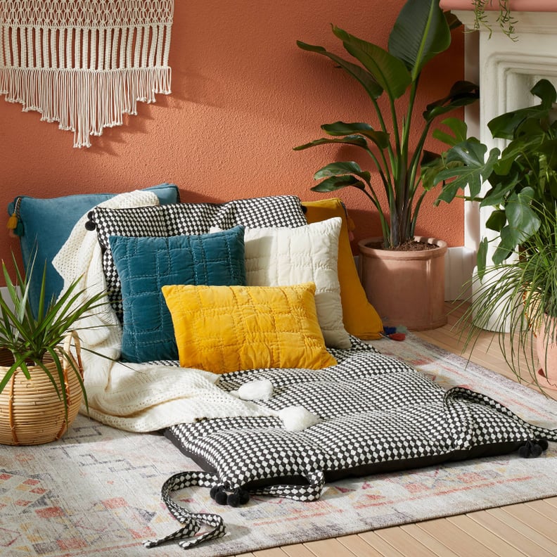 一个休息室枕头:编织纹理休息室枕头