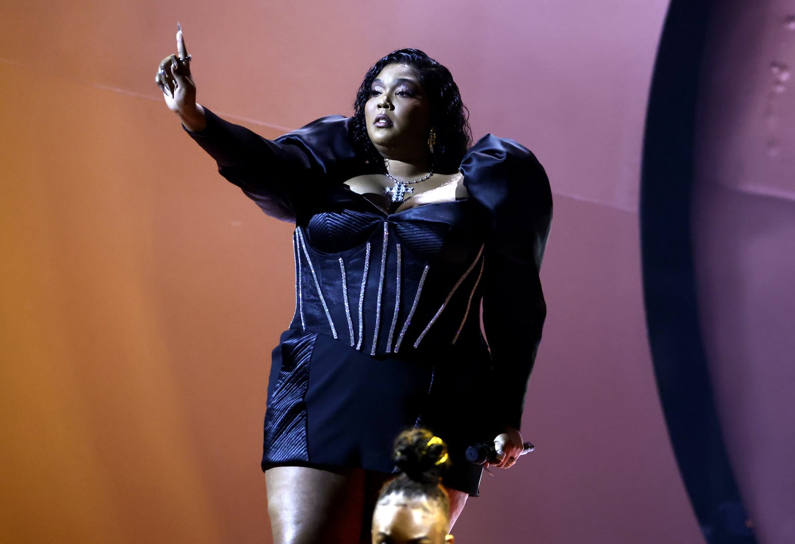 Lizzo 2023 Grammys Performance Photos | POPSUGAR Entertainment