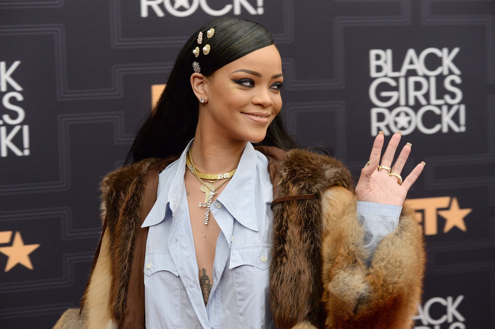 Rihanna's Outfit at Black Girls Rock 2016 | POPSUGAR Fashion