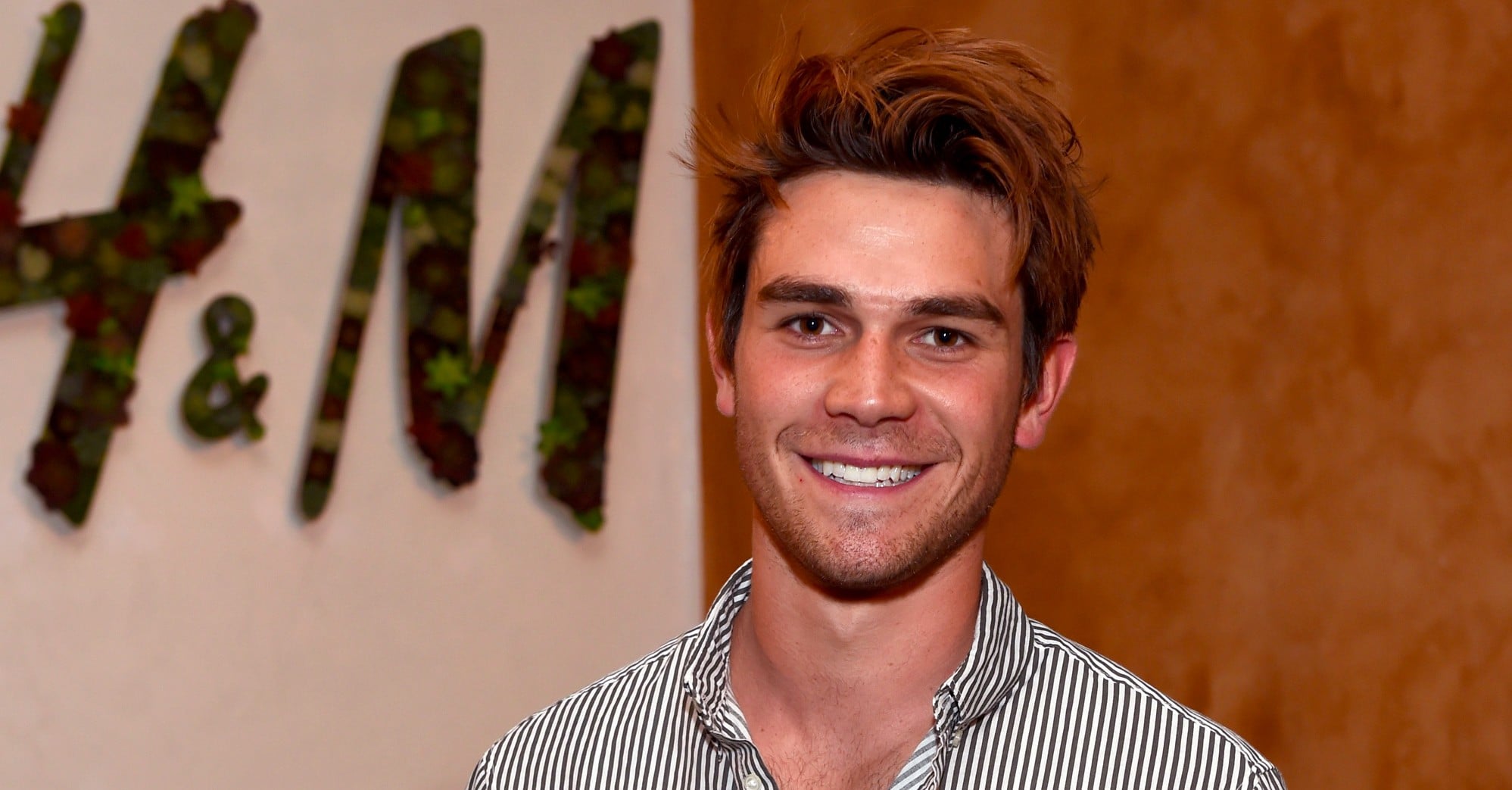 kj apa net worth riverdale - Ilustrasi 2