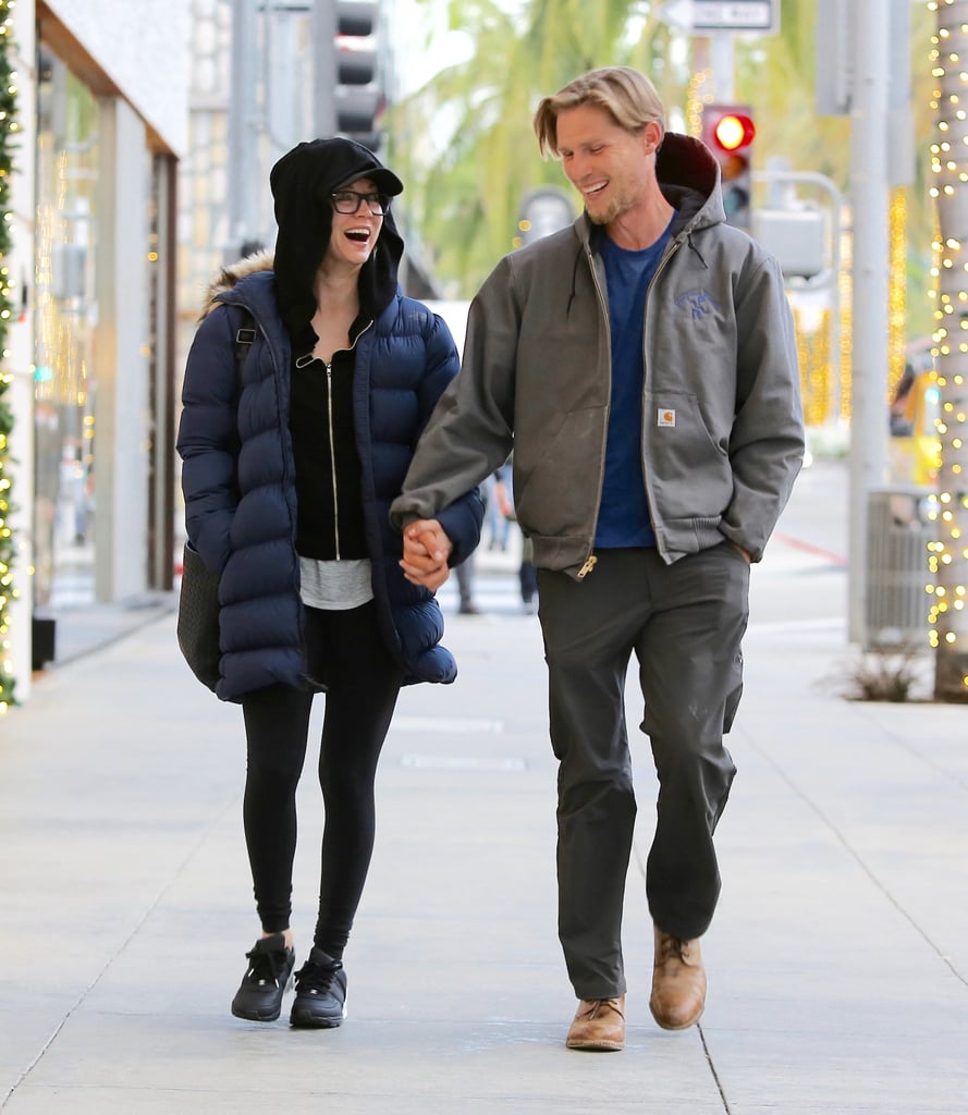 Kaley Cuoco and Boyfriend Karl Cook Out in LA December 2016