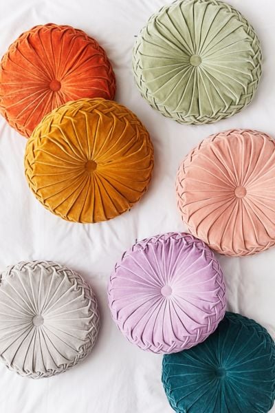 Round Pintuck Pillows