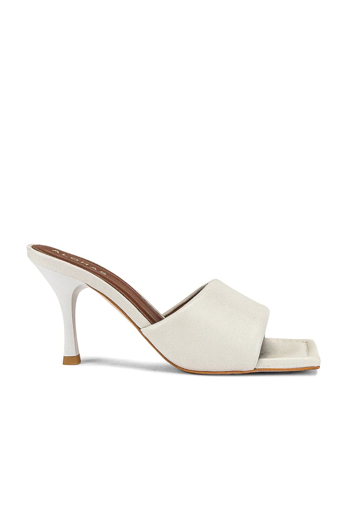 Alohas Puffy Mule