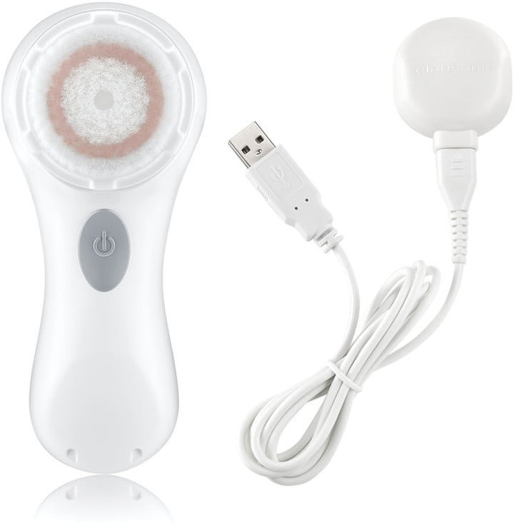 Facial cleansing brush