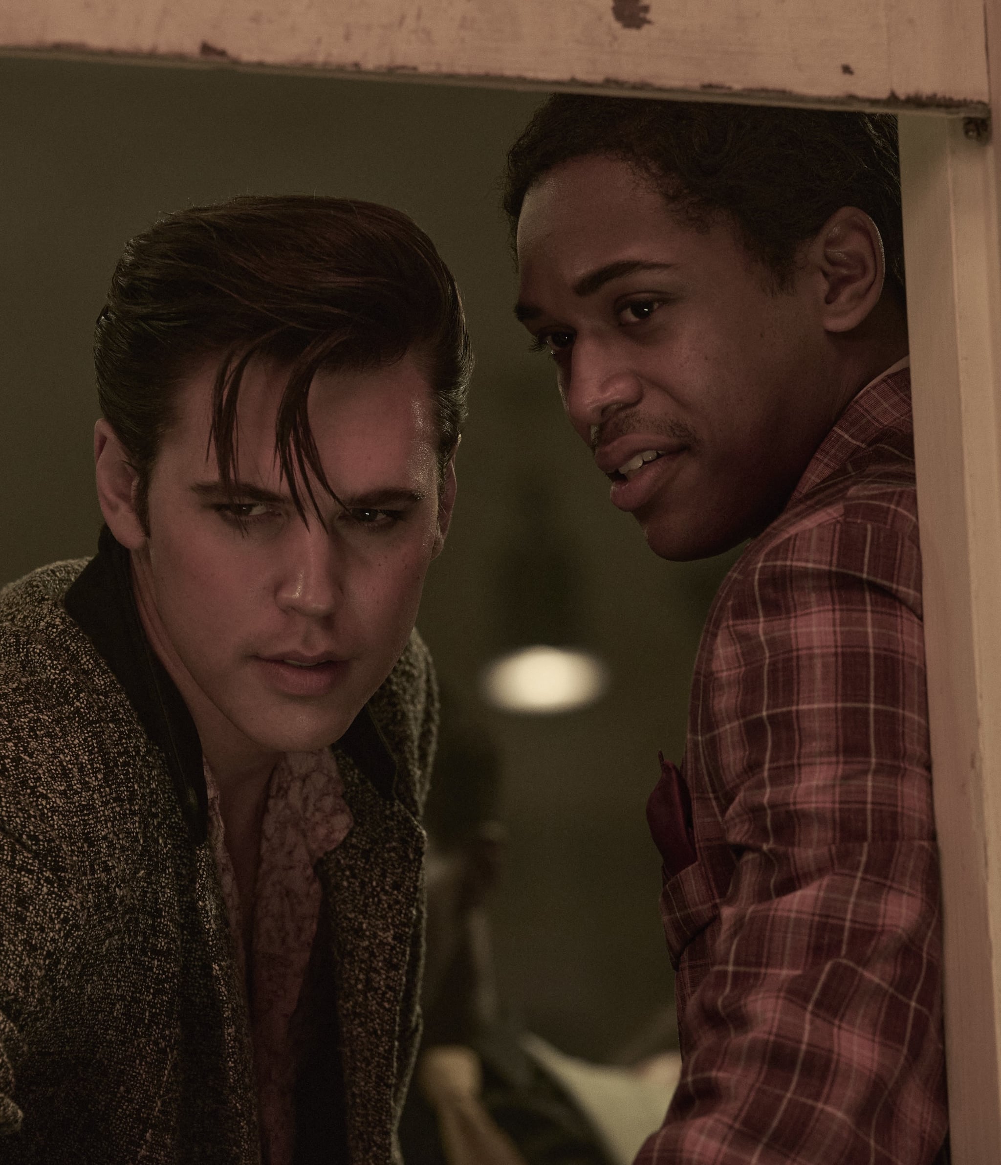 ELVIS, from left: Austin Butler, as Elvis Presley, Kelvin Harrison Jr., as B.B. King, 2022. ph: Kane Skennar / Warner Bros. /Courtesy Everett Collection