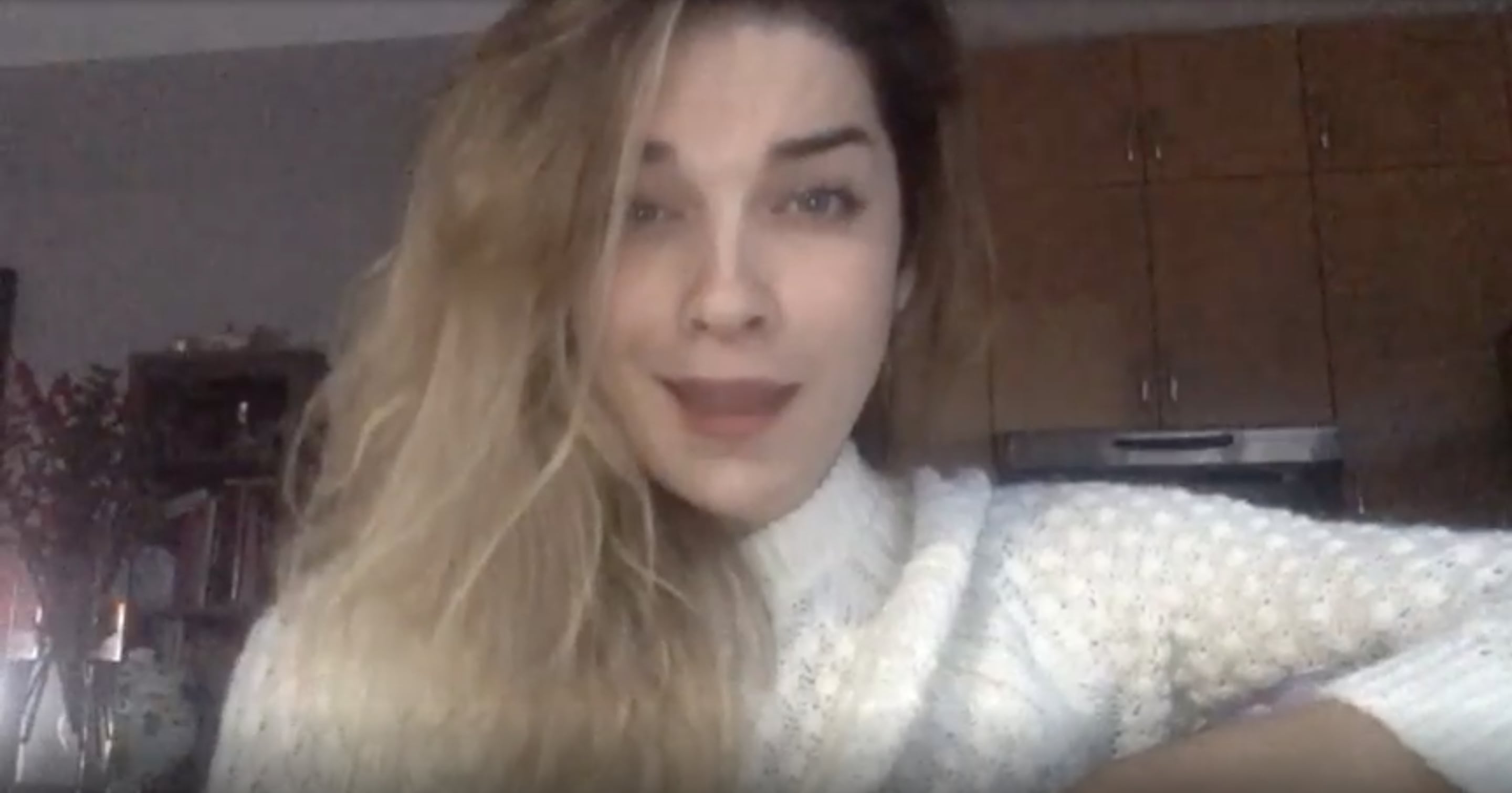 Watch Annie Murphy's Anny Morphee Singing Instagram Videos