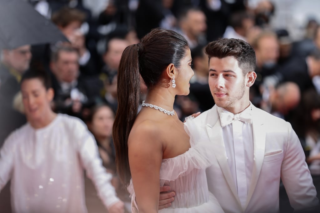 Nick Jonas Looking at Priyanka Chopra Pictures