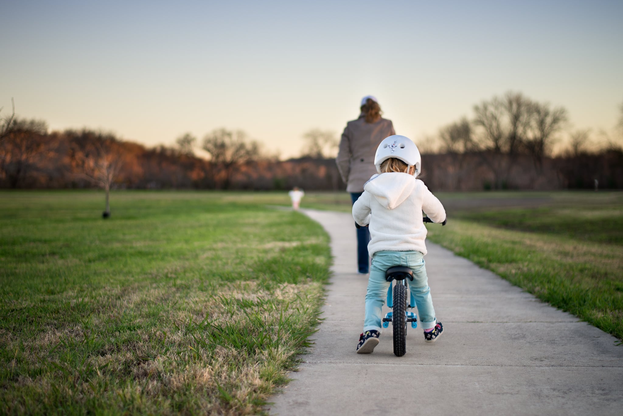 when should a kid learn to ride a bike