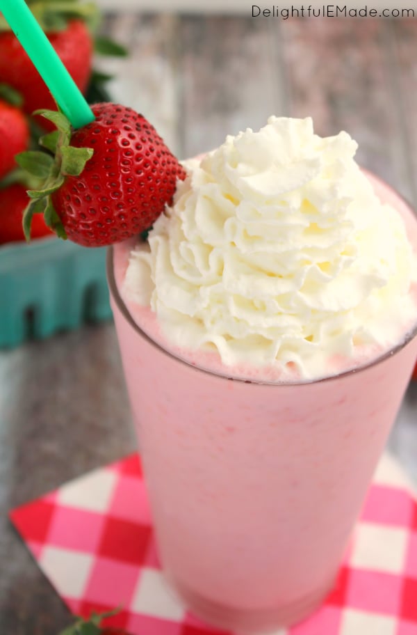 Strawberries & Crème Frappuccino | How to Make Starbucks ...