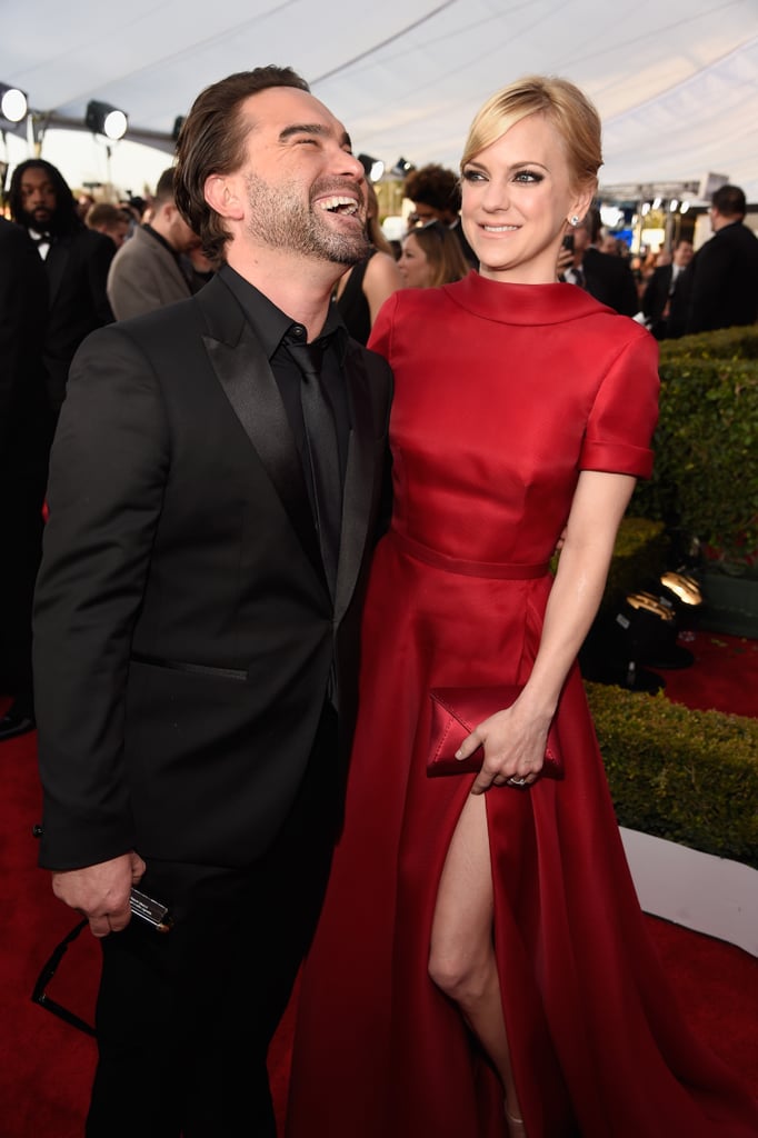 Pictured: Anna Faris, Johnny Galecki
