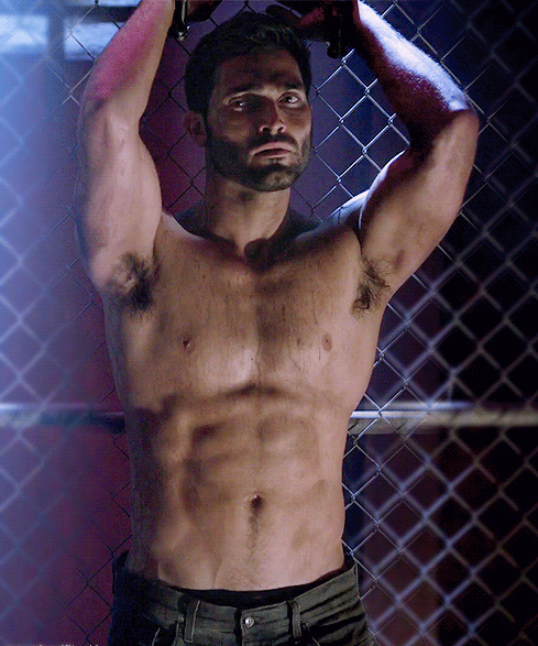 When He Flexes His Muscles And Your Body Shivered Tyler Hoechlin