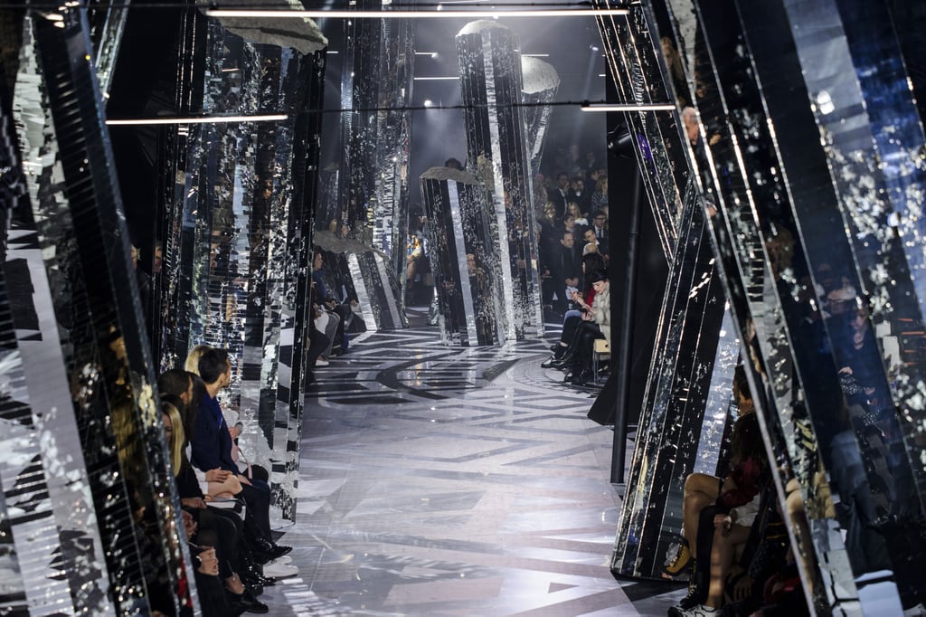Louis Vuitton Fall 2016 Runway