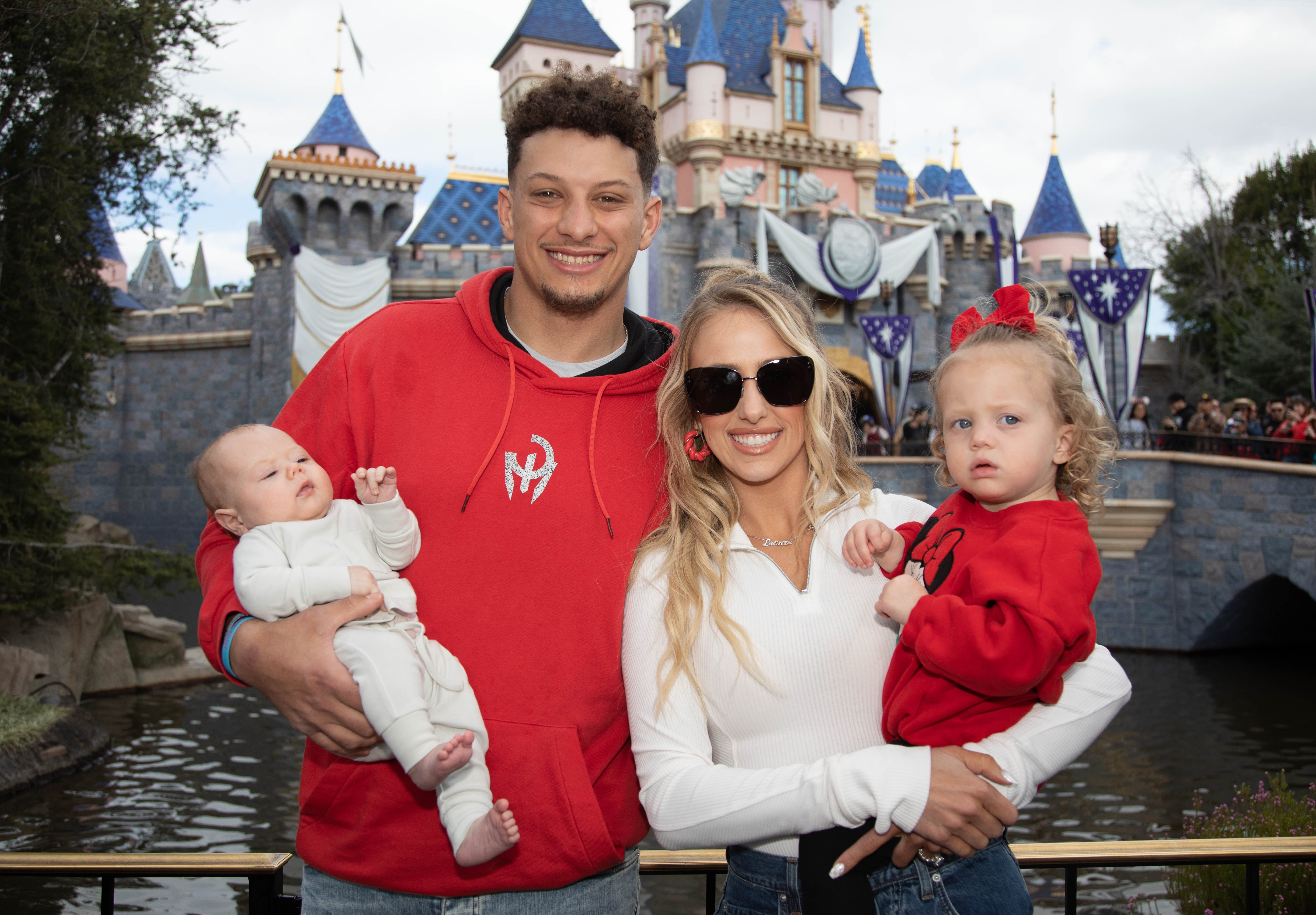 Patrick Mahomes & wife baby news - Kansas City Chiefs QB announces he and  Brittany are expecting 2nd child