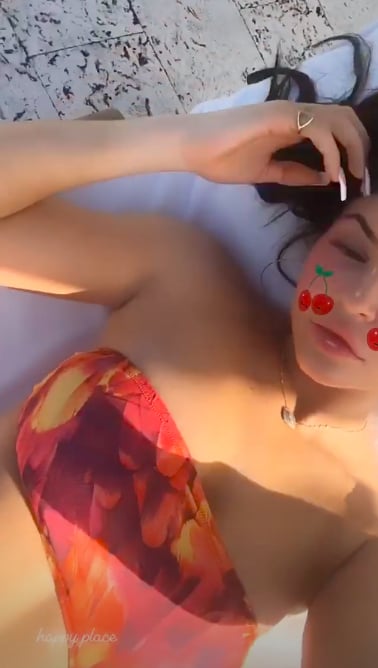 Kylie Jenner's French Manicure on Holiday