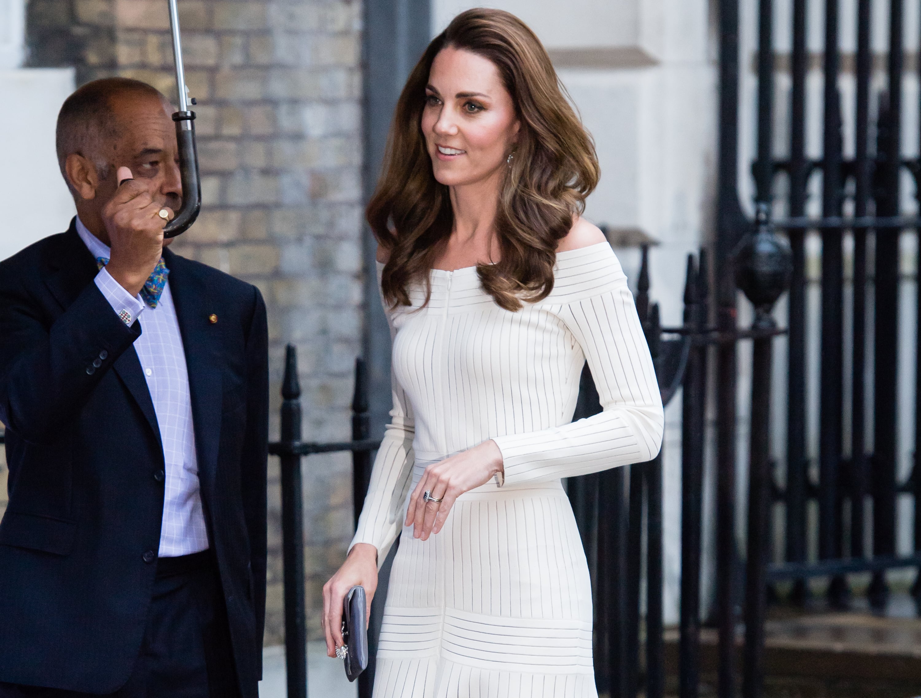 Kate middleton white off shoulder hot sale dress