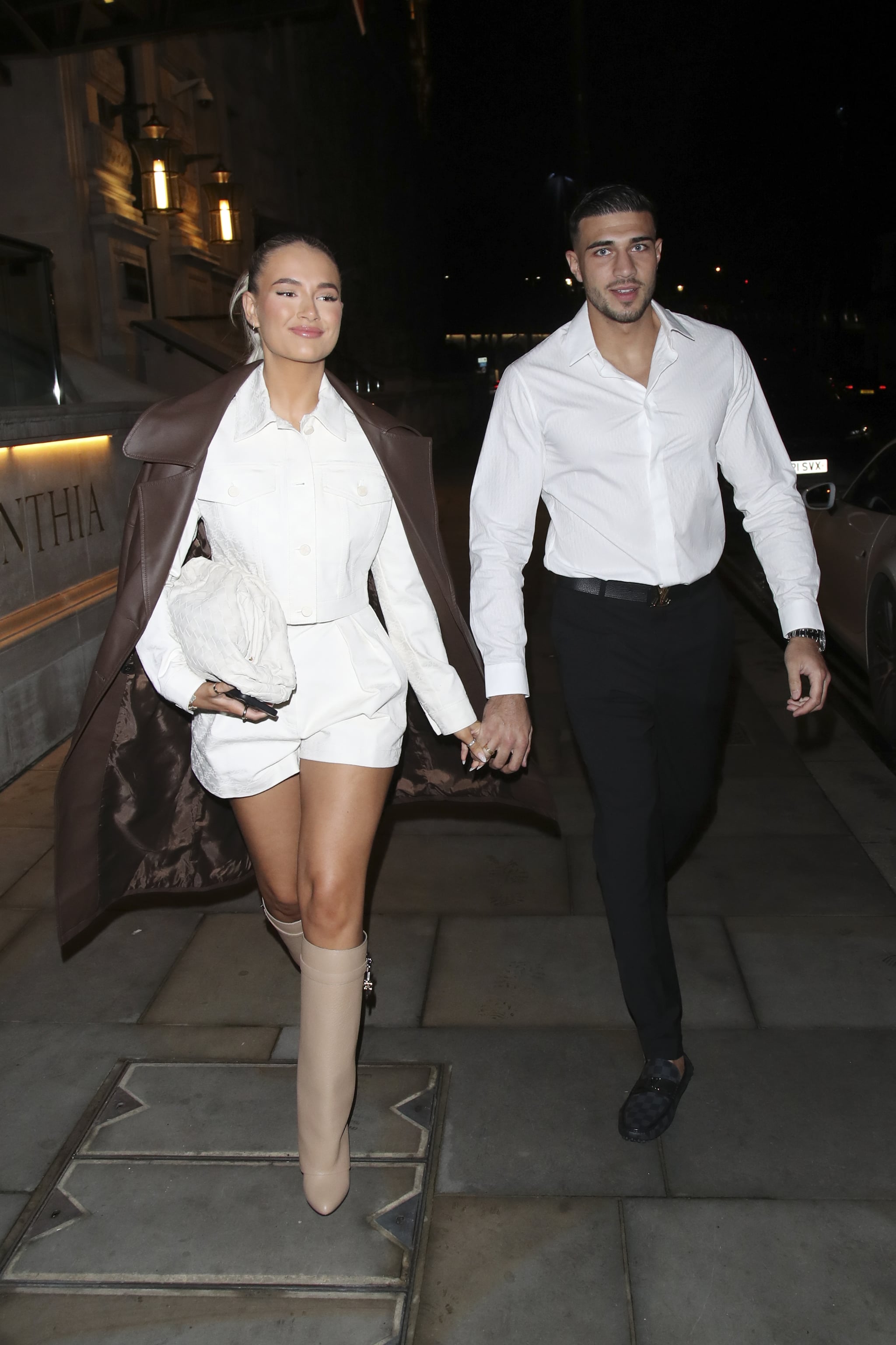 LONDON, ENGLAND – 14. FEBRUAR: Molly-Mae Hague und Tommy Fury wurden am 14. Februar 2022 beim Verlassen ihres Hotels in London, England gesehen.  (Foto von GC Images)