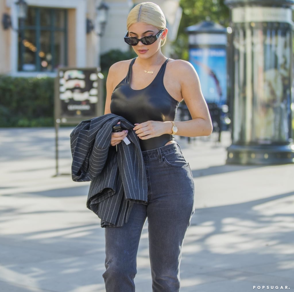 Kylie Jenners Bodysuit Reveals Some Hella Good Hip Cleavage Dont Ya Think I Know All News 