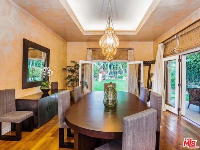 Pictures of Nick and Vanessa Lachey's Encino, CA, Home