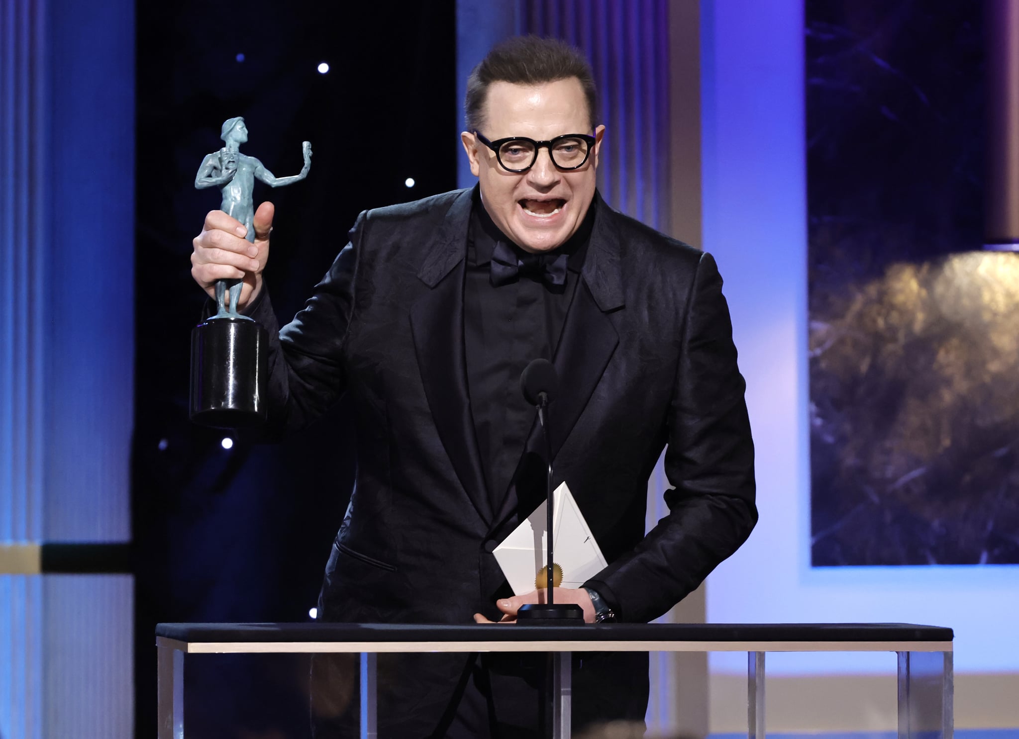 LOS ANGELES, CALIFORNIA - FEBRUARY 26: Brendan Fraser accepts the Outstanding Performance by a Male Actor in a Leading Role for 