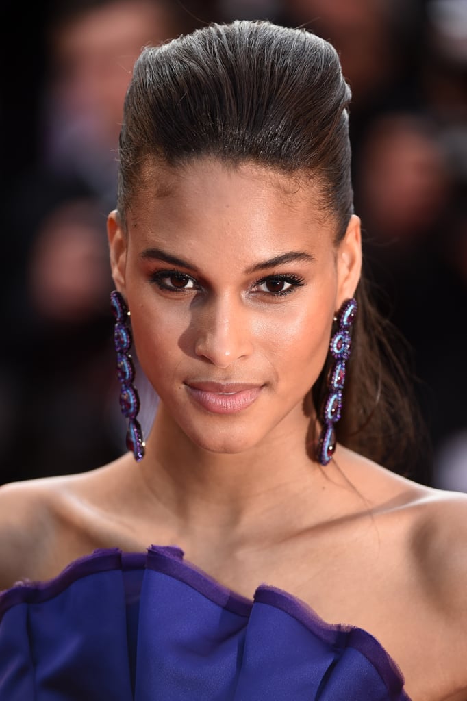 Cindy Bruna's smoky eyes made her gaze even more seductive at the premiere of Julieta.
