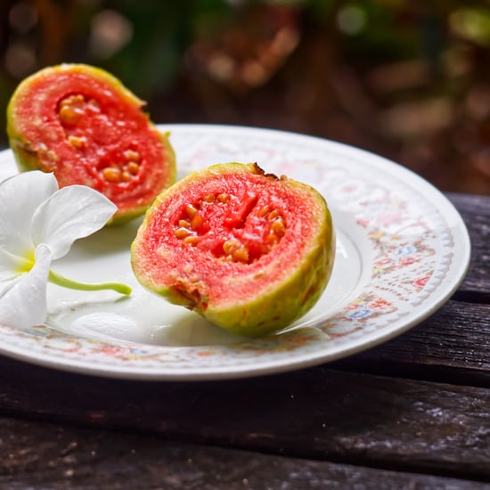 How to Eat Guava