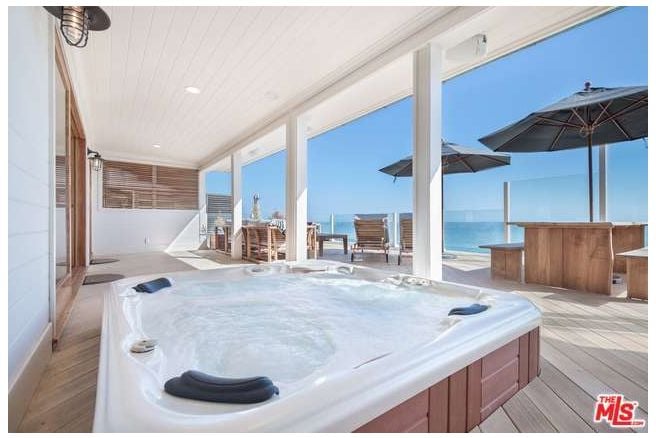 Leonardo DiCaprio Sells Malibu House For Big Profit