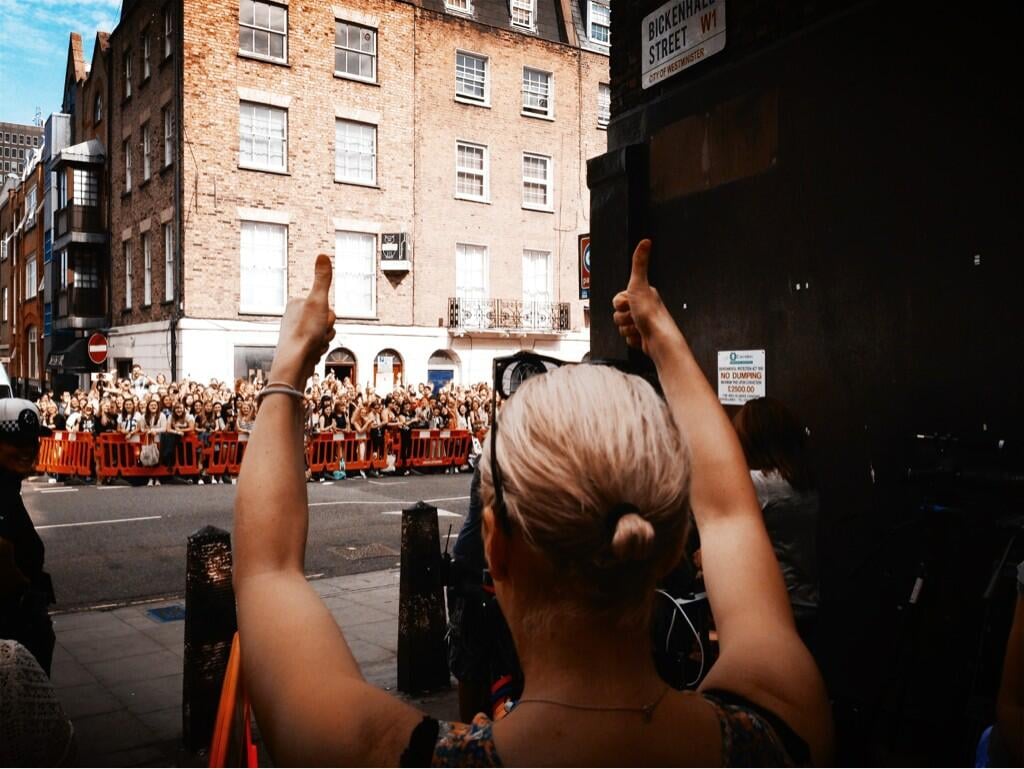 Amanda Abbington, who plays Mary Morstan, John Watson's wife, thanked the crowd who turned out to glimpse a view of Sherlock season three filming: "And that's a wrap . . . "
Source: Twitter user CHIMPSINSOCKS
