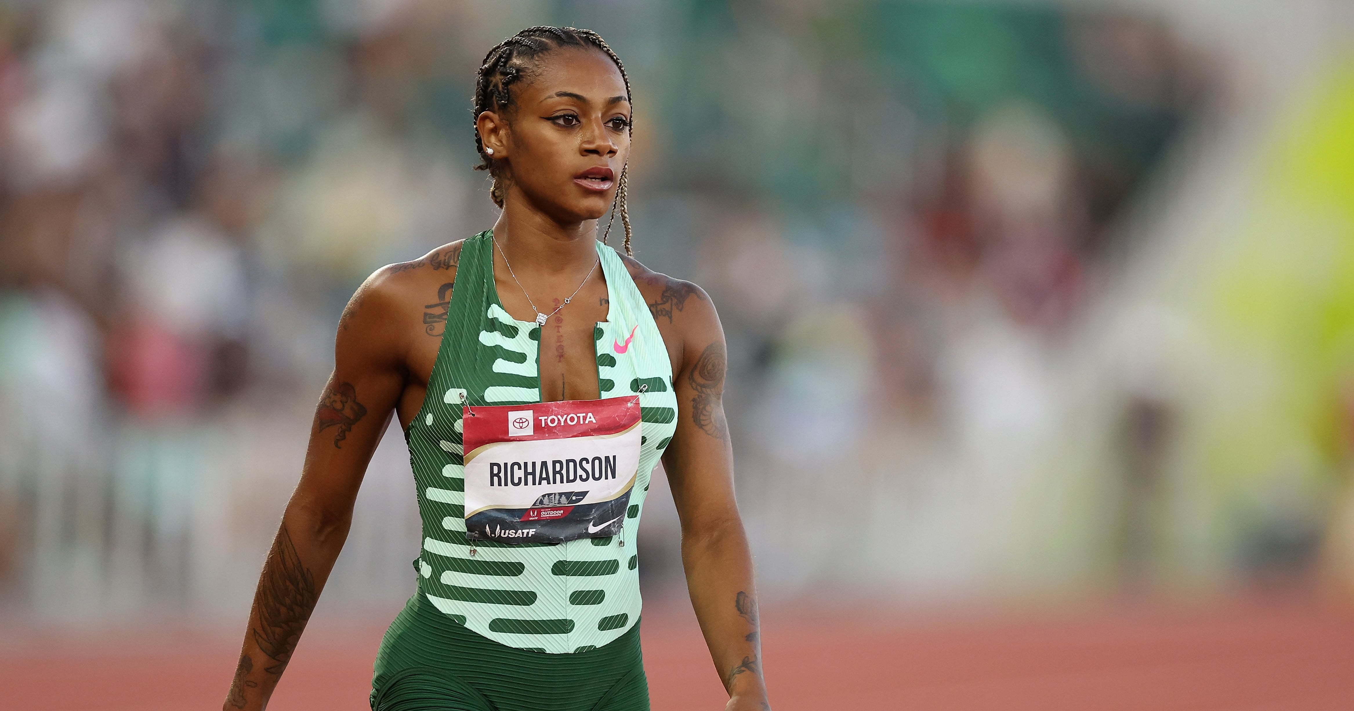 Sha'Carri Richardson Removes Wig Before the 100m Sprint | POPSUGAR Beauty