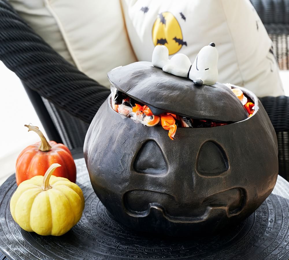 For Trick-or-Treaters: Peanuts Snoopy Lidded Candy Bowl