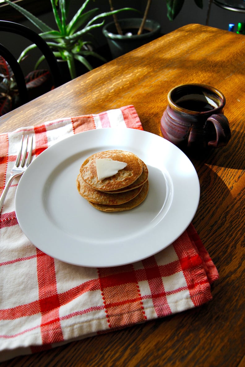 Banana-Oat Blender Pancakes