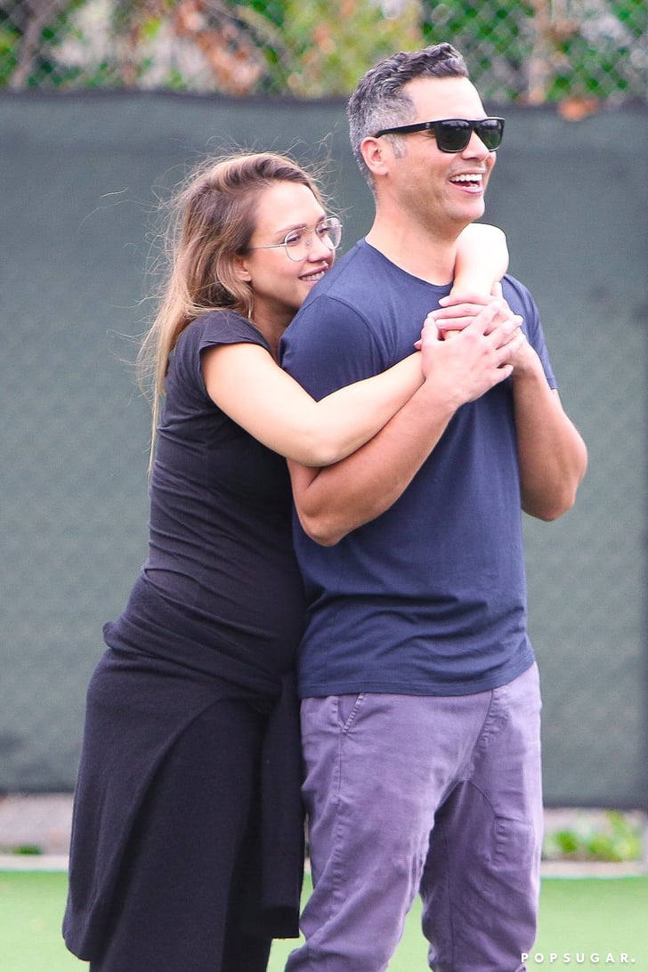 Jessica Alba And Cash Warren Hugging September 2017 Popsugar Celebrity