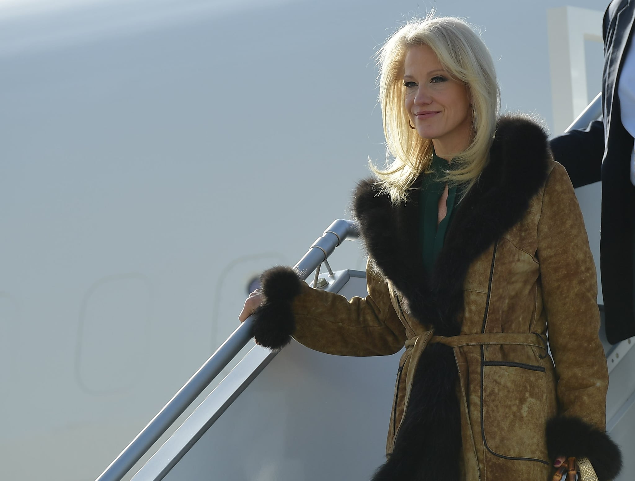 Kellyanne Conway Says White House Doesn T Talk About Hillary