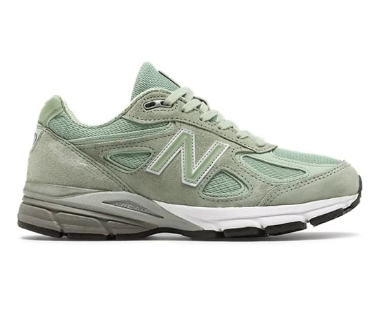 New Balance 990v4